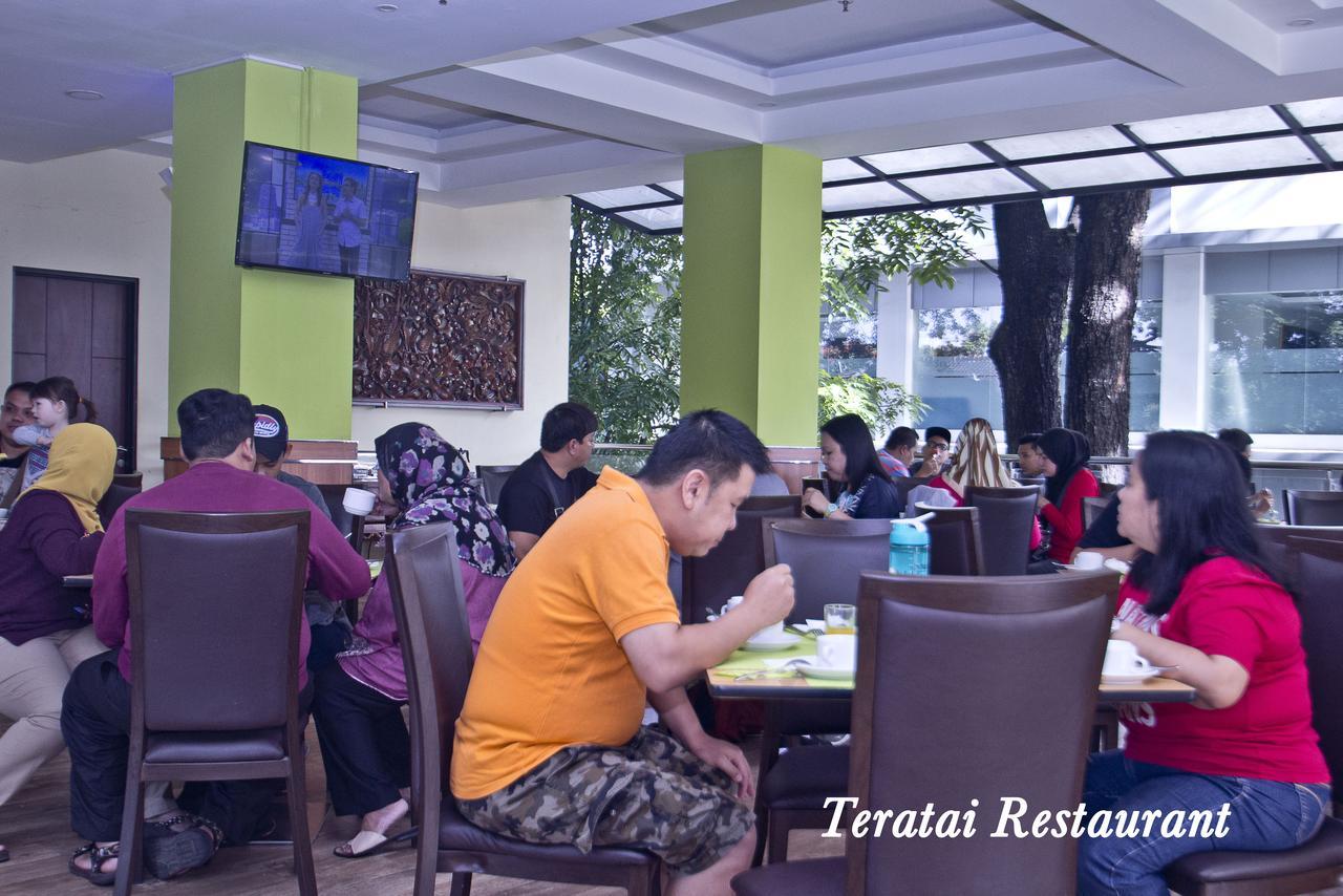 Green Batara Hotel Bandung Buitenkant foto