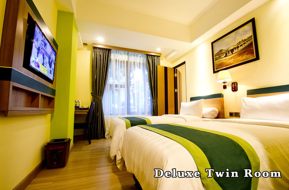 Green Batara Hotel Bandung Buitenkant foto
