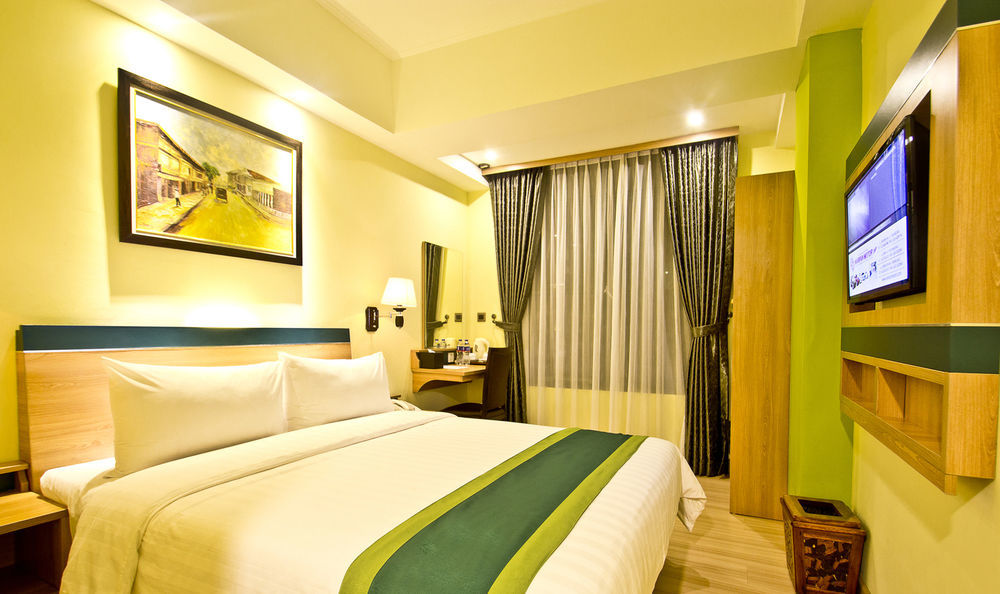 Green Batara Hotel Bandung Buitenkant foto