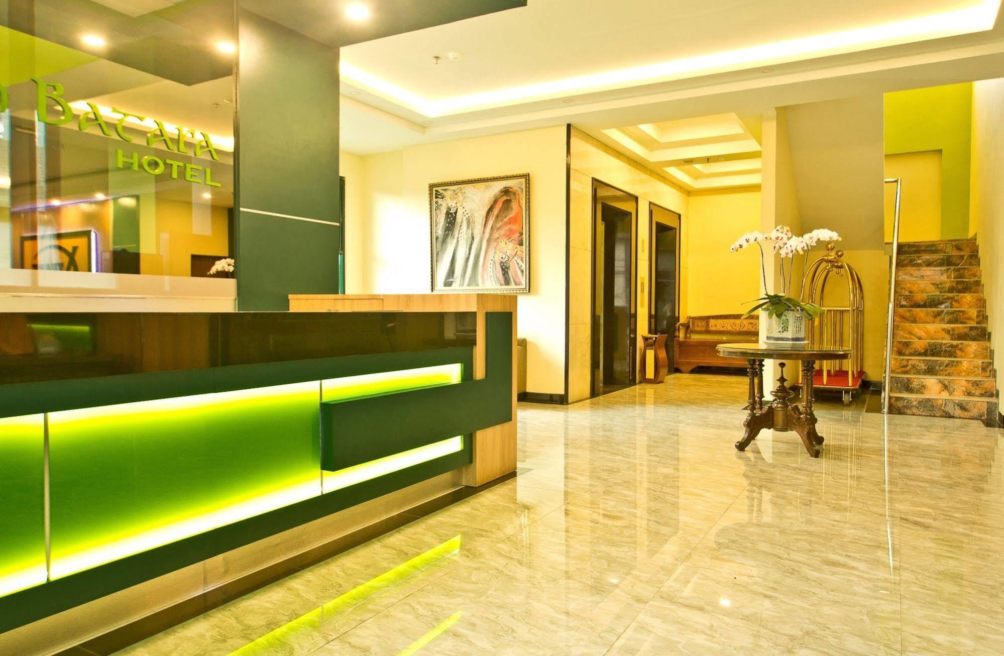 Green Batara Hotel Bandung Buitenkant foto