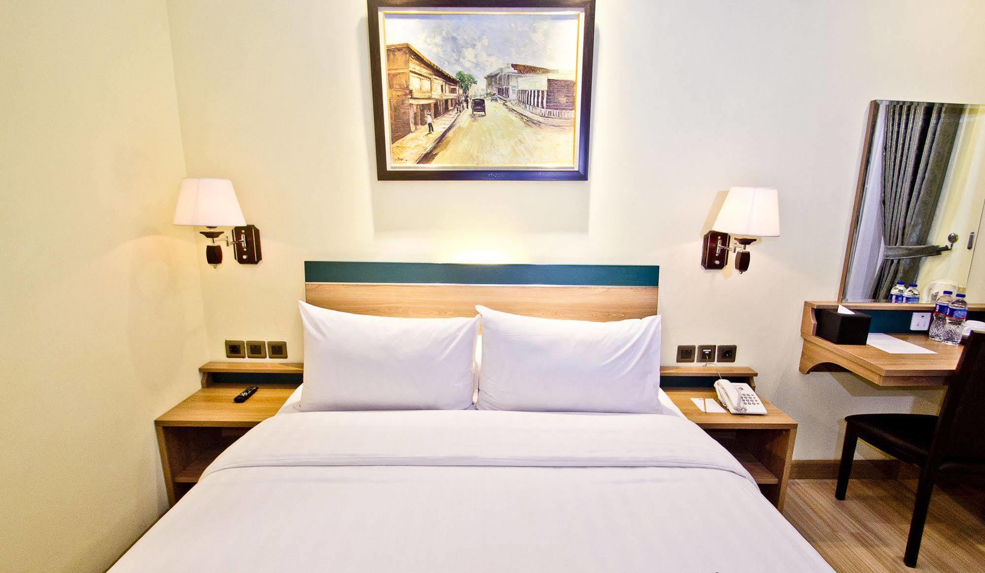 Green Batara Hotel Bandung Buitenkant foto