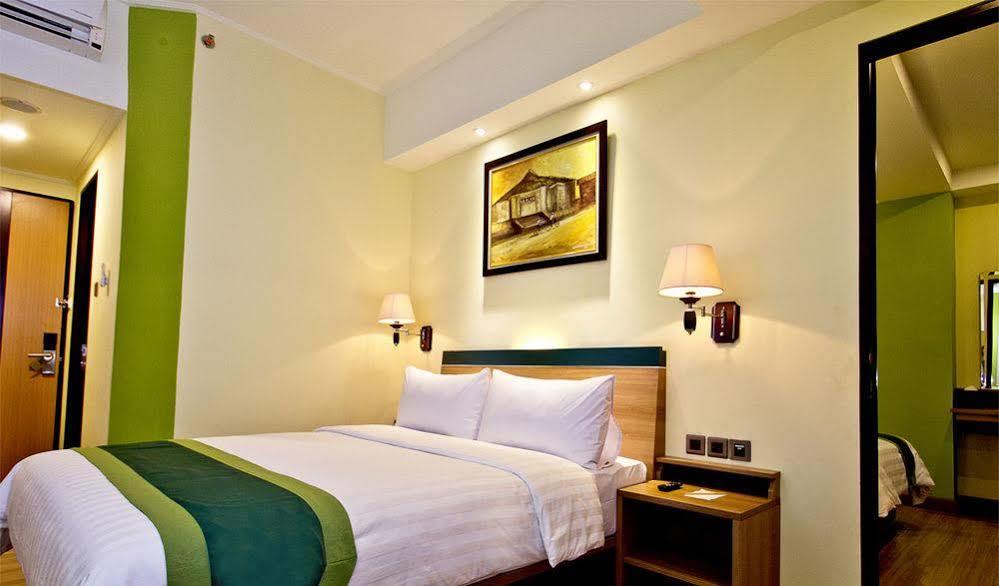 Green Batara Hotel Bandung Buitenkant foto